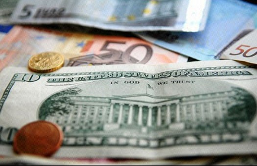На межбанке гривня упала почти до 15 за доллар На межбанке гривня упала почти до 15 за доллар