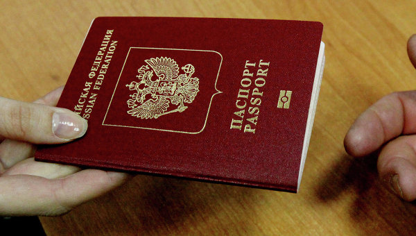 Россияне теперь смогут въезжать в Украину только по загранпаспортам