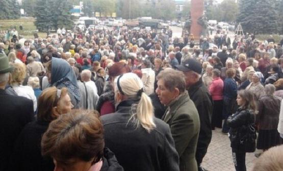 Российские казаки - участникам денежного протеста на Луганщине: Еще раз соберетесь – расстреляем нахрен
