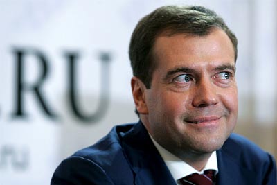 Медведев назвал турфирмы РФ аналогами МММ