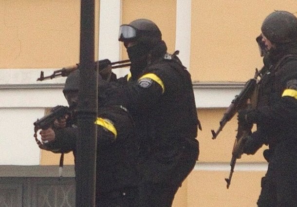 Снайперы во время наступления евромайдановцев Снайперы во время наступления евромайдановцев