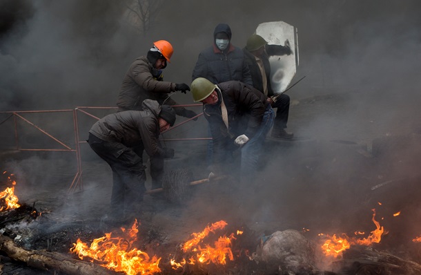Снайперы во время наступления евромайдановцев Снайперы во время наступления евромайдановцев