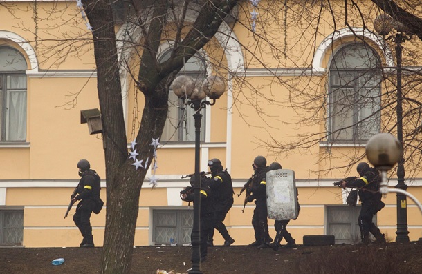Снайперы во время наступления евромайдановцев Снайперы во время наступления евромайдановцев