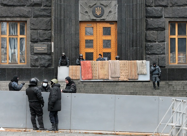 Драка и голосование в Раде Драка и голосование в Раде