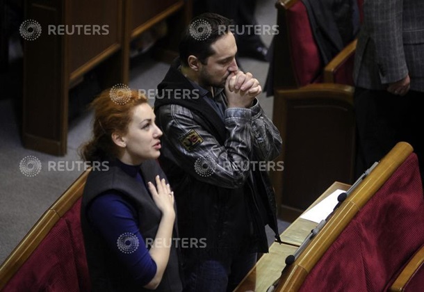 Драка и голосование в Раде Драка и голосование в Раде