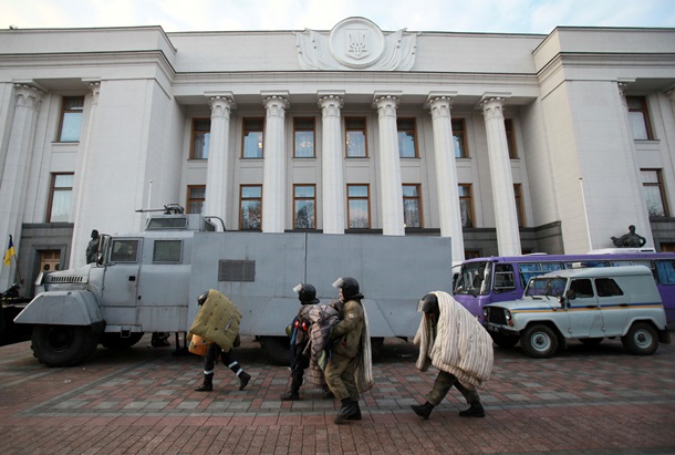 Драка и голосование в Раде Драка и голосование в Раде