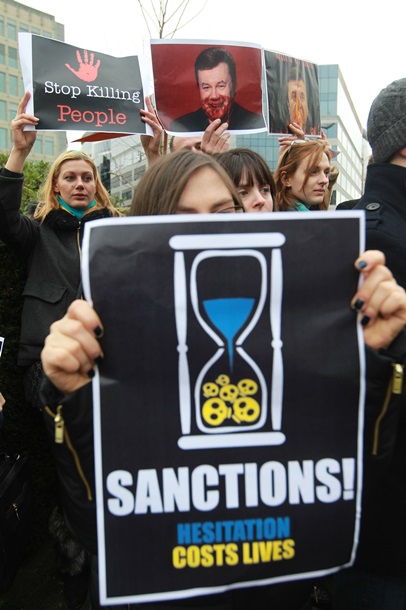 Украинцы вышли на митинги по всему миру Украинцы вышли на митинги по всему миру