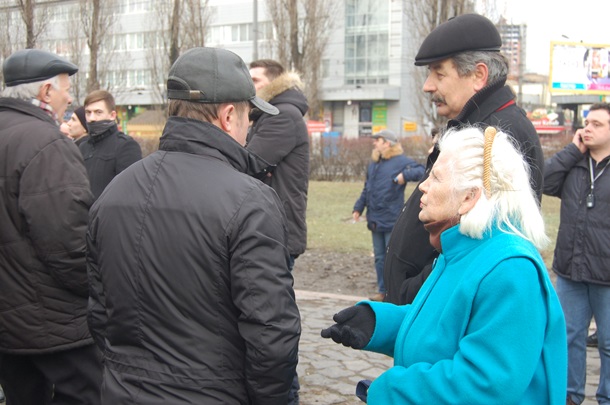 Попытки уничтожить памятник чекистам в Киеве Попытки уничтожить памятник чекистам в Киеве