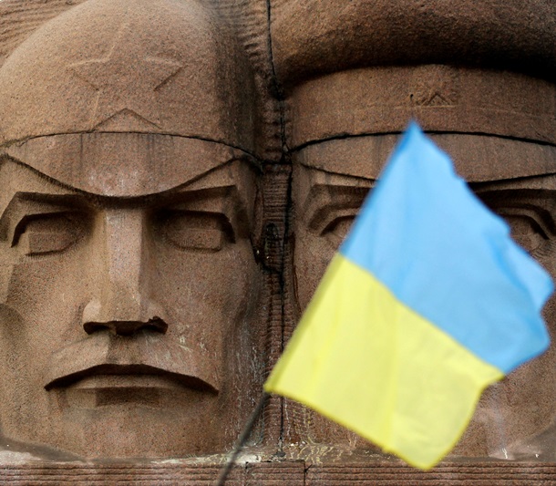 Попытки уничтожить памятник чекистам в Киеве Попытки уничтожить памятник чекистам в Киеве