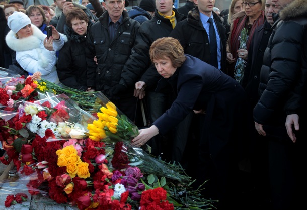 Утро 24 февраля в центре Киева. Визит Кэтрин Эштон Утро 24 февраля в центре Киева. Визит Кэтрин Эштон