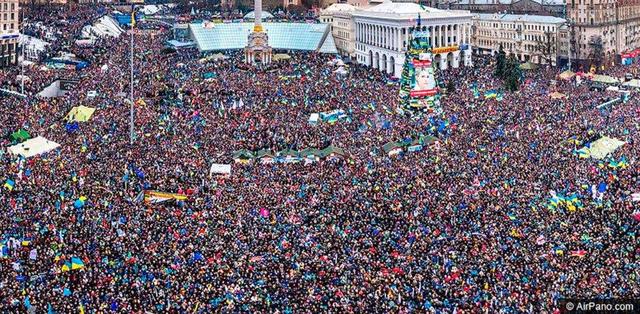 Чтобы никогда не забыть: 60 самых впечатляющих кадров Евромайдана в Киеве. ФОТОрепортаж Чтобы никогда не забыть: 60 самых впечатляющих кадров Евромайдана в Киеве. ФОТОрепортаж