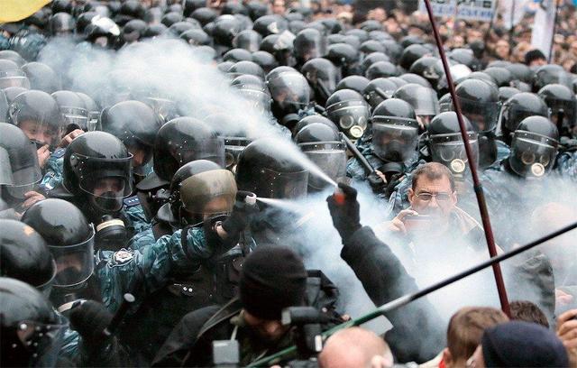 Чтобы никогда не забыть: 60 самых впечатляющих кадров Евромайдана в Киеве. ФОТОрепортаж Чтобы никогда не забыть: 60 самых впечатляющих кадров Евромайдана в Киеве. ФОТОрепортаж