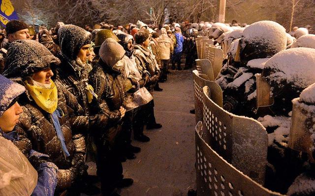 Чтобы никогда не забыть: 60 самых впечатляющих кадров Евромайдана в Киеве. ФОТОрепортаж Чтобы никогда не забыть: 60 самых впечатляющих кадров Евромайдана в Киеве. ФОТОрепортаж