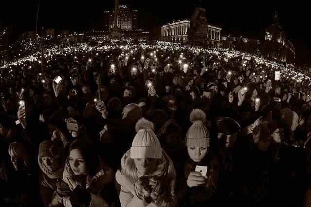 Чтобы никогда не забыть: 60 самых впечатляющих кадров Евромайдана в Киеве. ФОТОрепортаж Чтобы никогда не забыть: 60 самых впечатляющих кадров Евромайдана в Киеве. ФОТОрепортаж