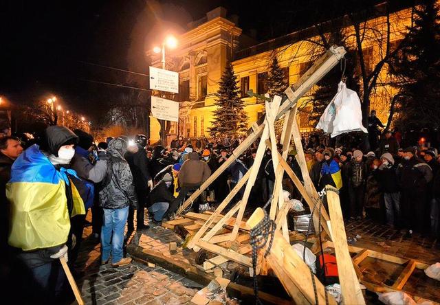 Чтобы никогда не забыть: 60 самых впечатляющих кадров Евромайдана в Киеве. ФОТОрепортаж Чтобы никогда не забыть: 60 самых впечатляющих кадров Евромайдана в Киеве. ФОТОрепортаж