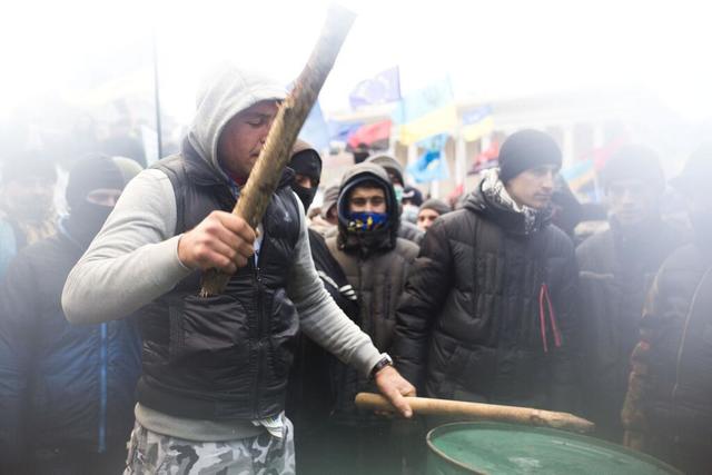 Чтобы никогда не забыть: 60 самых впечатляющих кадров Евромайдана в Киеве. ФОТОрепортаж Чтобы никогда не забыть: 60 самых впечатляющих кадров Евромайдана в Киеве. ФОТОрепортаж