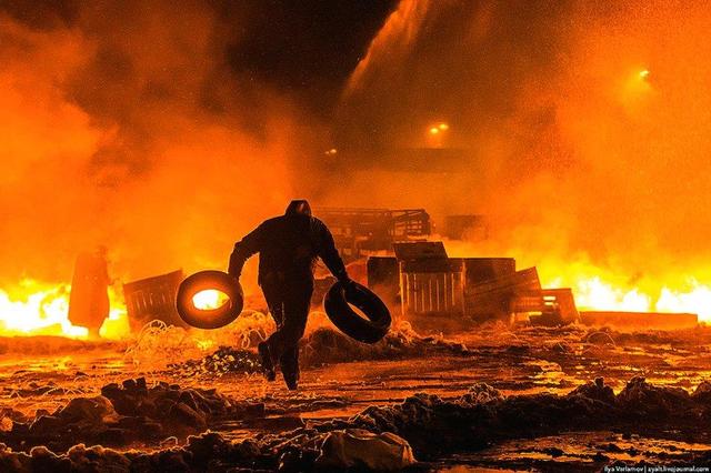 Чтобы никогда не забыть: 60 самых впечатляющих кадров Евромайдана в Киеве. ФОТОрепортаж Чтобы никогда не забыть: 60 самых впечатляющих кадров Евромайдана в Киеве. ФОТОрепортаж