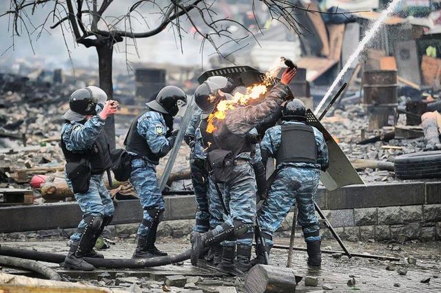 Чтобы никогда не забыть: 60 самых впечатляющих кадров Евромайдана в Киеве. ФОТОрепортаж Чтобы никогда не забыть: 60 самых впечатляющих кадров Евромайдана в Киеве. ФОТОрепортаж