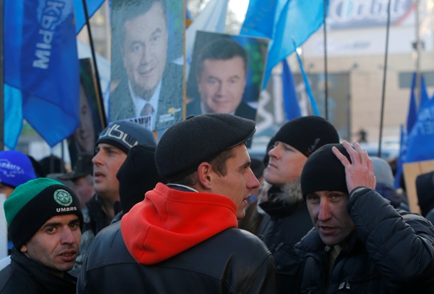 Азаров на Европейской площади. Фоторепортаж с митинга ПР в Киеве