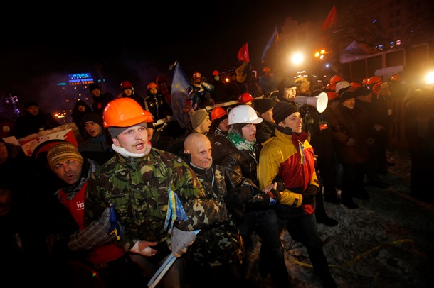 Начало штурма Евромайдана. Фоторепортаж из центра Киева в ночь на 11 декабря