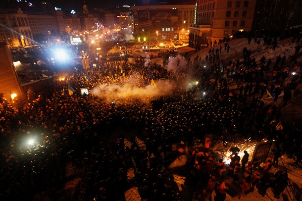 Начало штурма Евромайдана. Фоторепортаж из центра Киева в ночь на 11 декабря