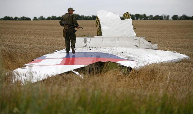 Последствия расстрела российскими боевиками малайзийского Боинга. ФОТОрепортаж