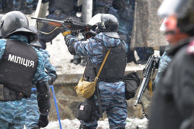 В центре Киева резиновыми пулями ранены две женщины: одна - в область сердца, другая в лицо