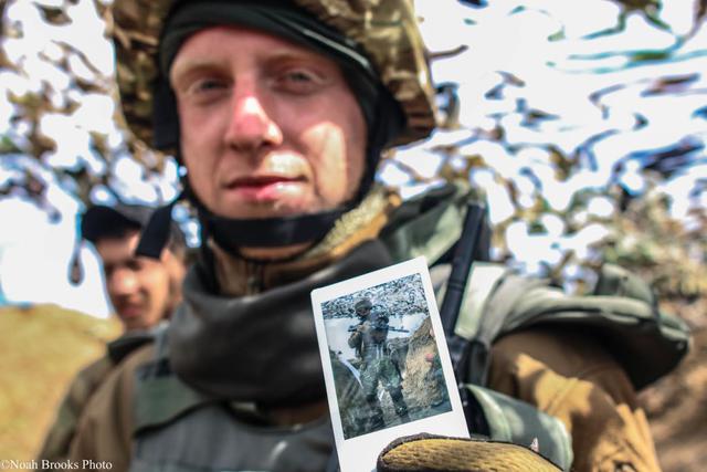 Война, лица, ситуации: американский фотограф обнародовал кадры с передовой в Широкино. ФОТОрепортаж