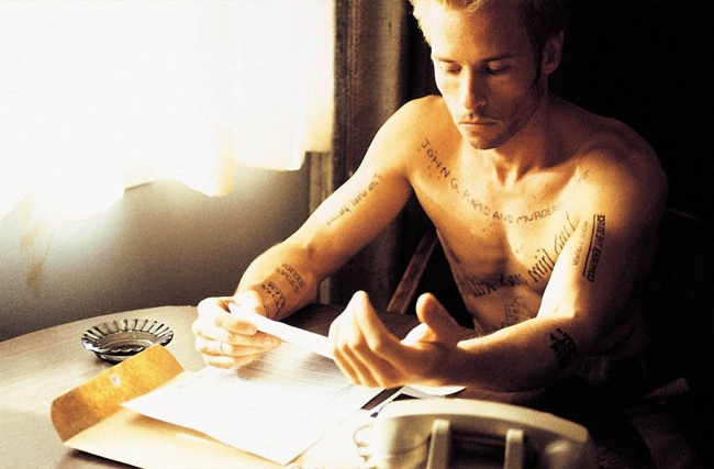 Помни / Memento Помни / Memento
