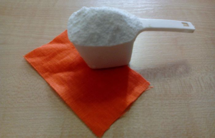 Для чего нужен лоскут ткани, который идет с новой одеждой Для чего нужен лоскут ткани, который идет с новой одеждой
