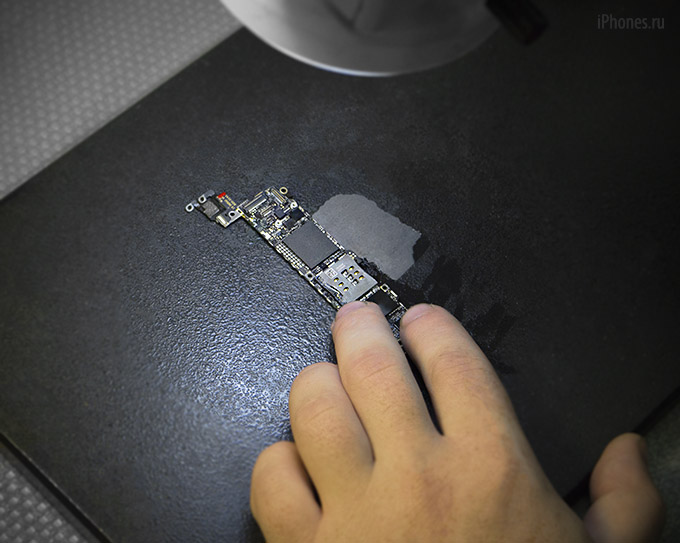Инструкция для тех, кто утопил iPhone в воде. Инструкция для тех, кто утопил iPhone в воде.